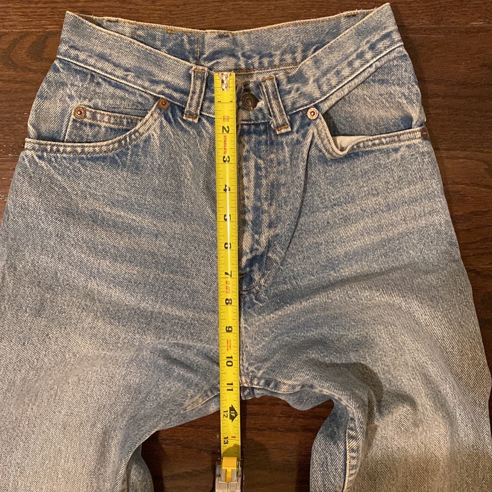 High Rise Vintage Levis - Picture 3 of 8